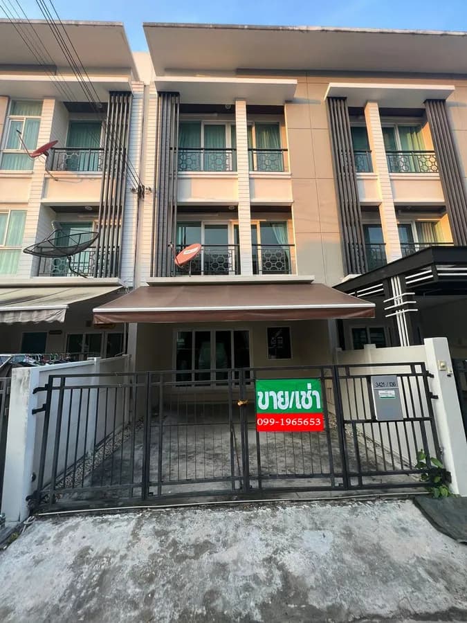 ขายทาวน์เฮ้าส์ 3 ชั้น บ้านกลางเมือง พระราม 9 ติดถนนใหญ่ บิวท์อินสวย พร้อมอยู่ 3-Story Townhouse for Sale, Rama 9 Road, Baan Klang Muang Rama 9