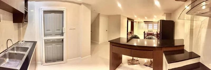 ให้เช่าทาวน์เฮ้าส์ 3 ชั้น เอกมัย ซอย 4 3-story townhouse for rent, located opposite Ekkamai Soi 4 รูปที่ 4