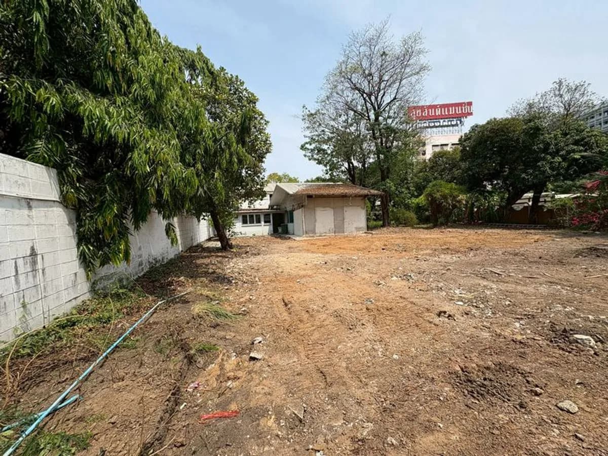 ให้เช่าที่ดินพระราม 9 ซอย 46 ติดถนนใหญ่ 1 ไร่ 60 ตร.ว. เหมาะทำคาเฟ่ เซเว่น Land for rent in Rama 9