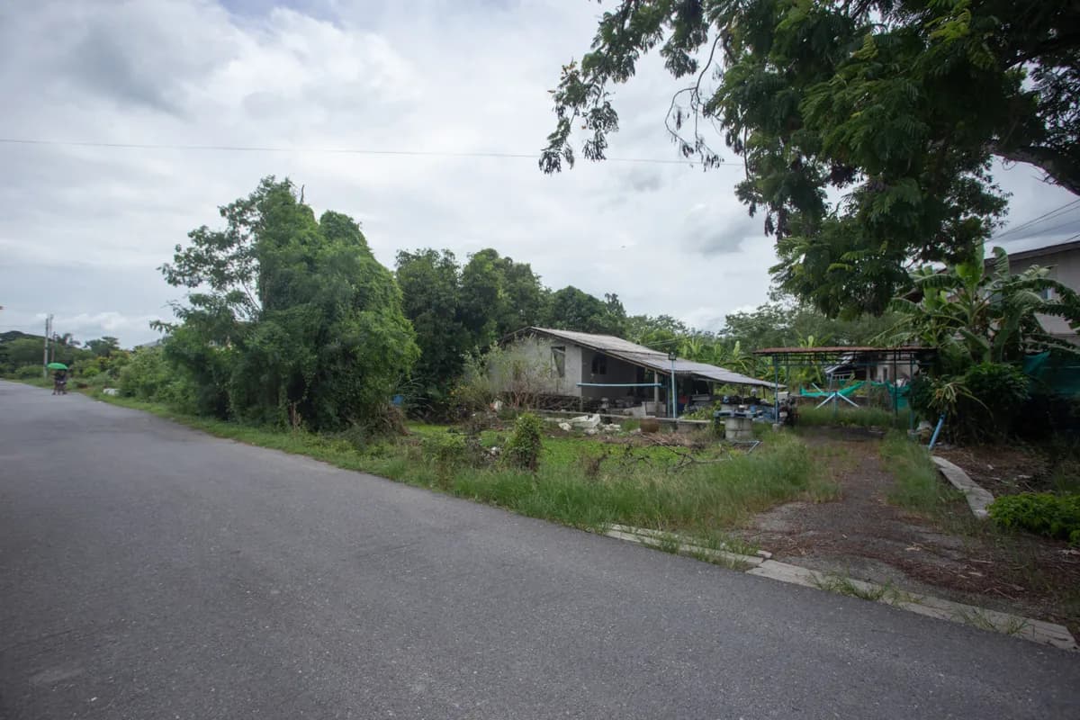ที่ดินสวย ซอยสุวินทวงศ์ 28 ใกล้รถไฟฟ้าสายสีส้ม 2-1-15 ไร่ land for sale Soi Suwinthawong 28.