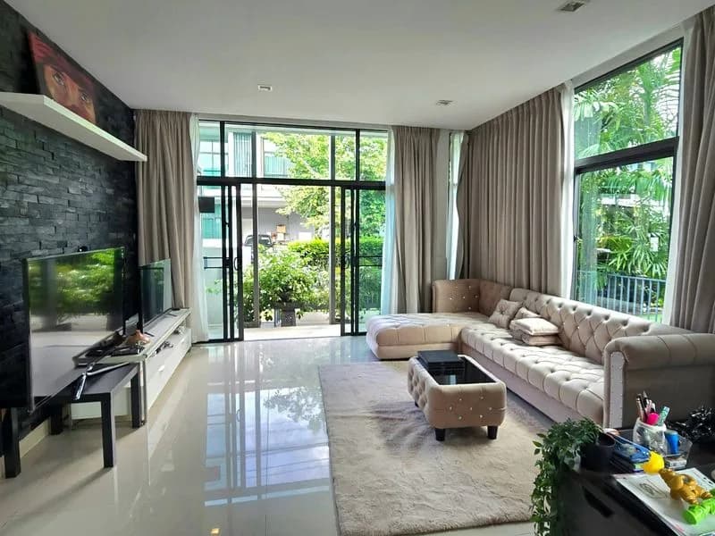 ขายบ้านเดี่ยว 2 ชั้น เศรษฐสิริ ศรีนครินทร์-พระราม 9 ใกล้โรงเรียนนานาชาติไบรท์ตัน ราคาต่ำกว่าตลาด รูปที่ 2